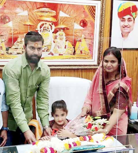 हैरिटेज मेयर मुनेश गुर्जर ने महिला दिवस पर 7 साल की बच्ची को बनाया मेयर