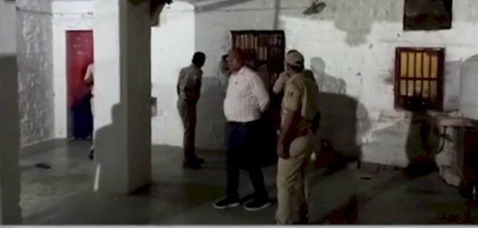जोधपुर के फलोदी जेल से 1 या 2 नहीं, 16 कैदी गार्डों की आंखों में मिर्च डालकर हो गए फरार