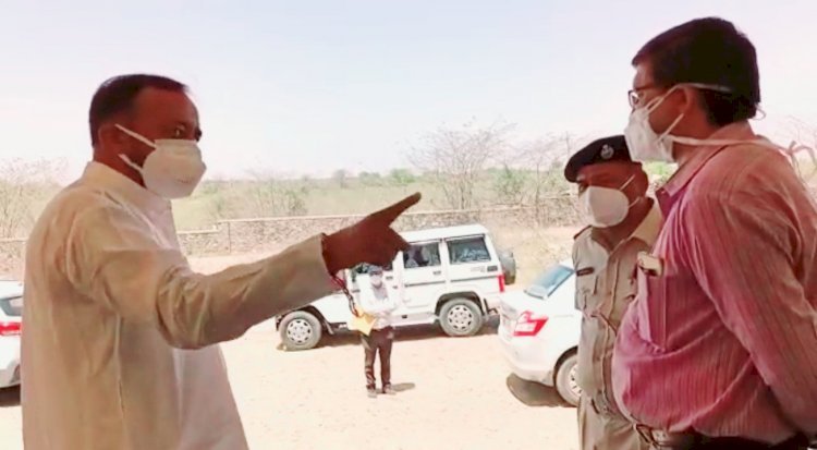 इंसीट्यूशनल क्वारेन्टाइन सेंटर में अव्यवस्थाओं को देख नाराज हुए विधायक ने अधिकारियों से पूछा क्या यहां हम हमारे बच्चों को रख सकते है ...?
