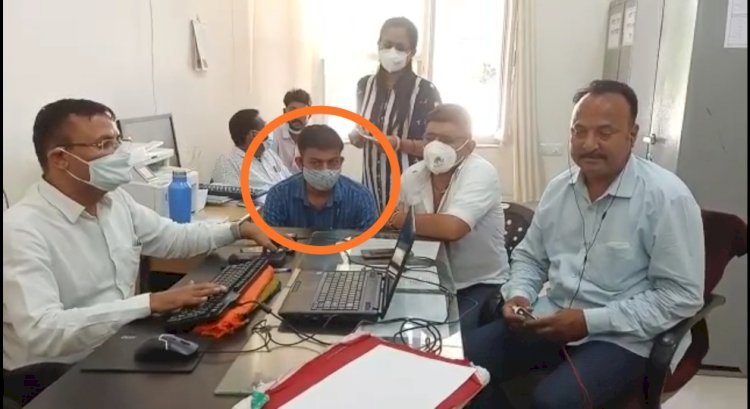 सिरोही तहसील का घूसखोर बाबू चढ़ा एसीबी के हत्थे, 7500 रुपये की रिश्वत लेते रंगे हाथ किया गिरफ्तार