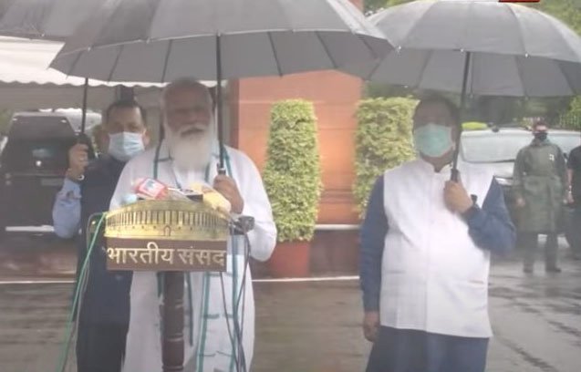देश की संसद में मानसून सत्र का हंगामेदार आगाज, मजबूरन स्पीकर ने की स्थगित