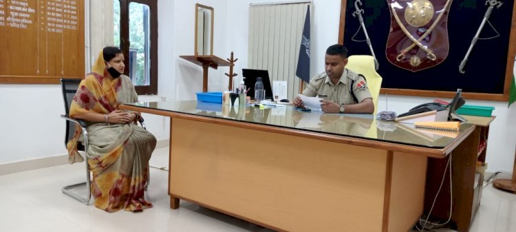 थानाधिकारी की कार्यप्रणाली को लेकर महिला कांग्रेस की जिलाध्यक्ष ने भी जताई नाराजगी