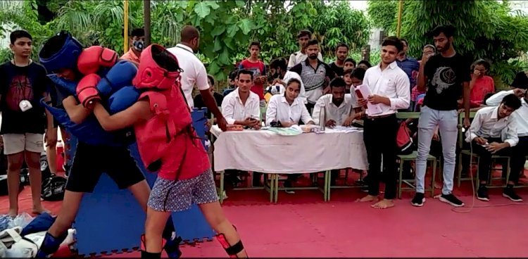 राजधानी के हरमाड़ा में आयोजित थाई बॉक्सिंग चैंपियनशिप में करीरी गांव के हर्षित को ब्रॉन्ज मेडल