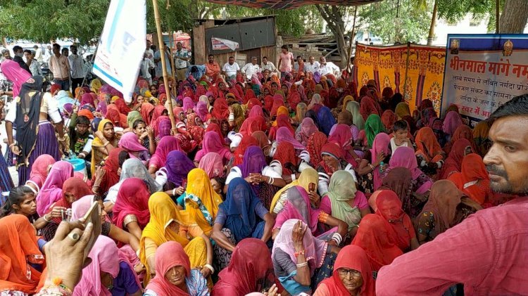 भीनमाल मांगे नर्मदा नीर नारे के साथ नारी शक्ति ने निकाला ट्रैक्टर जुलूस, नर्मदा नीर आंदोलन में महिलाओं का समर्थन