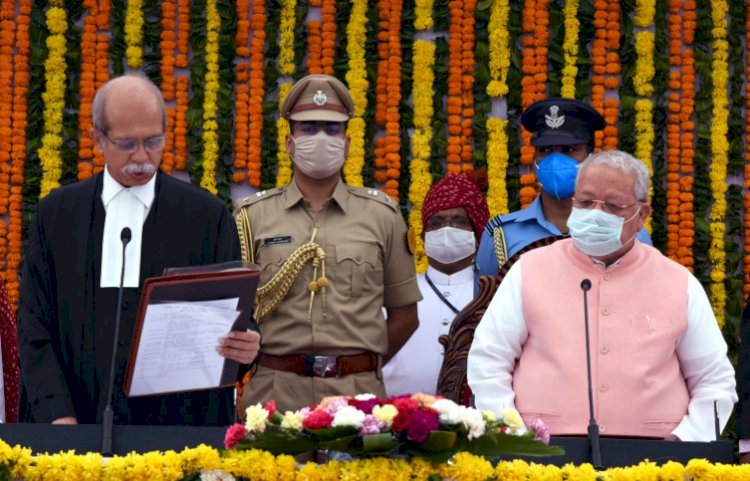 राज्यपाल कलराज मिश्र ने जस्टिस कुरैशी को राजस्थान उच्च न्यायालय के मुख्य न्यायाधीश पद की दिलाई शपथ