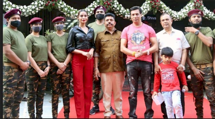 मुंबई के बांद्रा, विले पार्ले के बाद अब कांदिवली वेस्ट में शिवा'ज़ सैल्यूट सैलून का उद्घाटन, मधुर भंडारकर, आयशा सहित कई सितारे पहुंचे शुभारंभ पर