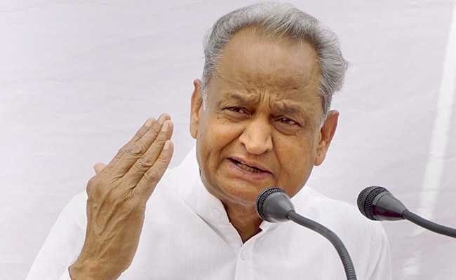 मुख्यमंत्री ने पांचवें एवं छठे वेतन आयोग के तहत कार्मिकों को जुलाई से दिया बढ़ा हुआ महंगाई भत्ता