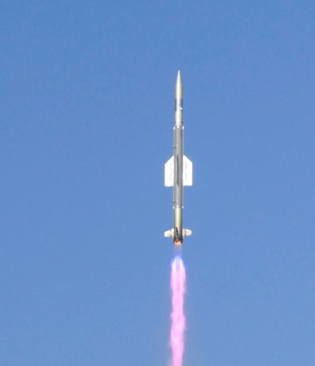 डीआरडीओ ने सतह से हवा में वार करने वाली वर्टिकल लॉन्च शॉर्ट रेंज मिसाइल का किया सफल परीक्षण