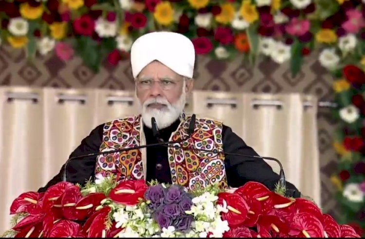 कुछ लोगों के लिए गुनाह हो सकती है गाय, हमारे लिए गाय माता है: PM,  वाराणसी को 2100 करोड़ रुपए की 27 परियोजनाओं की दी सौगात