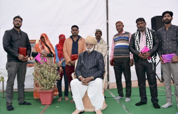 श्री क्षत्रिय युवक संघ के आभार कार्यक्रम में संघ प्रमुख ने सफाई कर्मचारियों के साथ किया भोजन