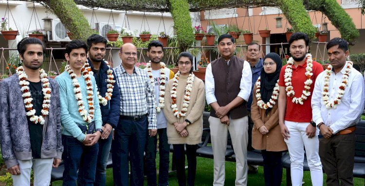 यूक्रेन में फंसे राजस्थान के छात्रों की सुरक्षित घर वापसी, दिल्ली और जयपुर पहुंचे छात्रों का स्वागत
