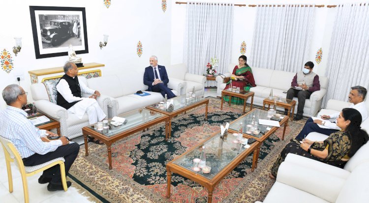 मुख्यमंत्री अशोक गहलोत ने यूएन के रेजीडेंट कॉर्डिनेटर से की बातचीत, राज्य की योजनाओं के सतत विकास लक्ष्यों पर की सराहना