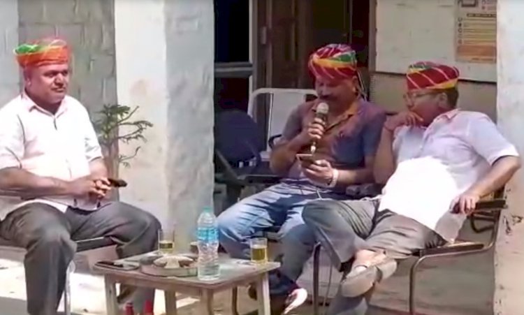 थाने में एसएचओ संग शराब के जाम लेकर बैठे डीएसपी ने गाया प्यार दीवाना होता है, मस्ताना होता है...