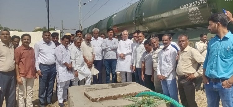 पाली पहुंची 20 लाख लीटर पानी से भरी हुई वाटर ट्रेन, जोधपुर से पाली रोजाना पहुंचेगा 80 लाख लीटर जल