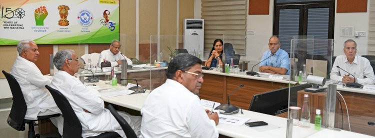 प्रदेश में लगातार हो रहे सड़क हादसों को लेकर चिंतित सीएम गहलोत ने सड़क सुरक्षा नियमों की पालना के लिए दिए निर्देश