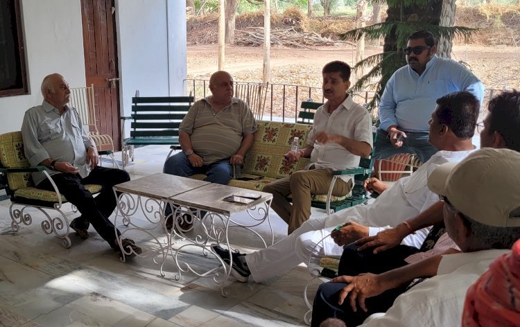 मारवाड़ जंक्शन विधायक जोजावर ने बेडा में पर्यटन व्यवसाइयों के साथ रखी बैठक, कहा स्थानीय लोगों के लिए पर्यटन से आय बढ़ाने की अपार संभावनाएं