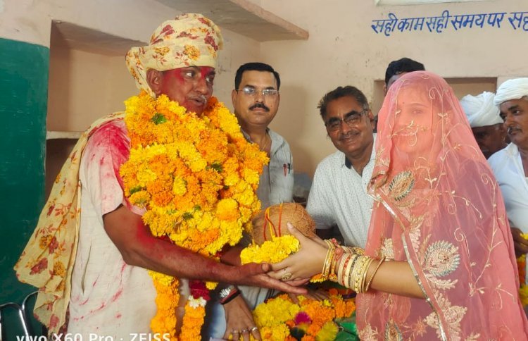 बागरा में सम्मान समारोह आयोजित कर प्रधानाध्यापक नरिंगा राम का किया अभिनंदन