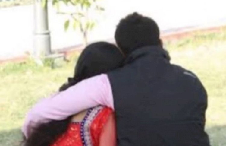 गांव में रहने वाली लड़की को भगाकर किया निकाह, नाराज परिजनों ने लड़के के घर में लगाई आग