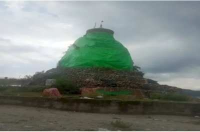 उत्तराखंड में गर्जिया माता मंदिर की तिरपाल लपेट कर हो रही सुरक्षा