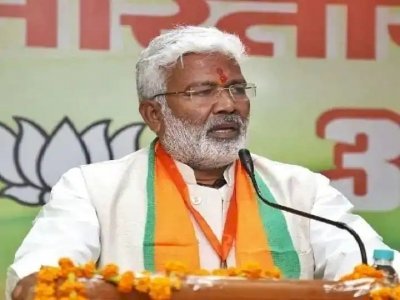 किसान को पानी मिल जाये तो वो मिट्टी से सोना पैदा कर देता है - स्वतंत्र देव सिंह