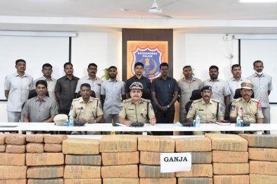 हैदराबाद में गांजा की खेप जब्त, 6 तस्कर गिरफ्तार