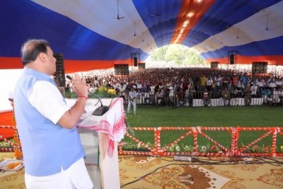 लगभग 15 वर्षों के बाद, असम तेल क्षेत्र ने परिचालन फिर से शुरू किया