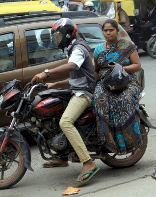 दिल्ली स्टार्टअप ने बाइकर्स के लिए विकसित किया प्रदूषण रोधी हेलमेट