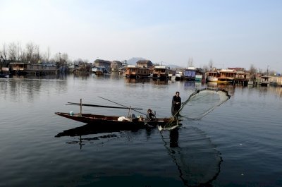 जम्मू-कश्मीर में आंशिक रूप से बादल छाए, हल्की बारिश के आसार