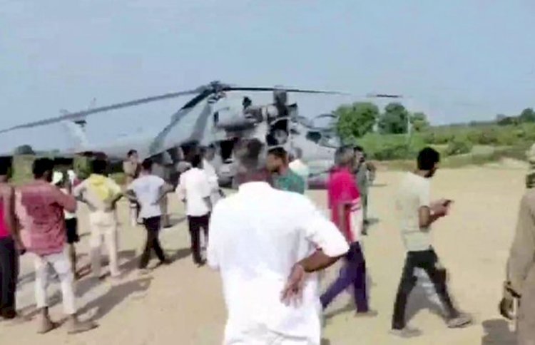 हनुमानगढ़ जिले में वायुसेना के हेलीकॉप्टर MI-35 की खेत में आपात लैंडिंग, लगी देखने वालों की भीड़
