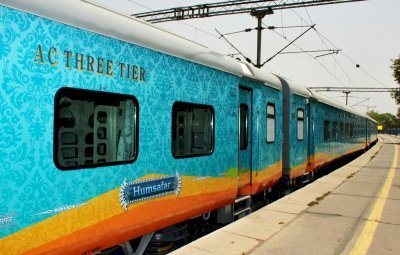 परिचालन और रखरखाव के चलते रेलवे ने रद्द की 124 ट्रेनें