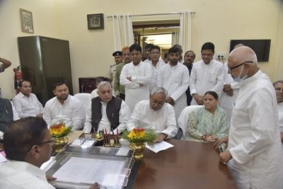 बिहार ; नीतीश के नेतृत्व में महागठबंधन सरकार ने विश्वास मत जीता