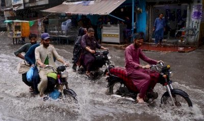 पाकिस्तान में मानसून की विनाशकारी बारिश में मरने वालों की संख्या बढ़कर 903 हुई
