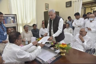बिहार विधान परिषद के नए सभापति बने देवेश चंद्र ठाकुर