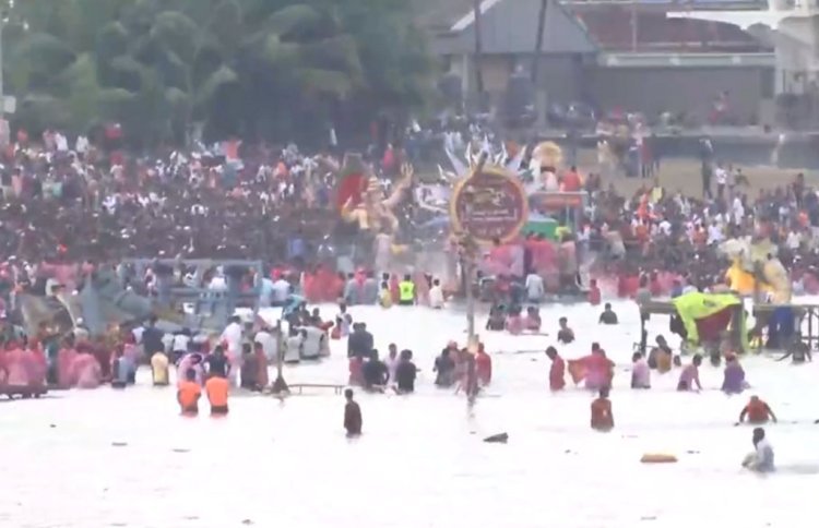 गणेश विसर्जन के दौरान कई स्थानों पर हादसे, डूबने से करीब 13 लोगों की मौत