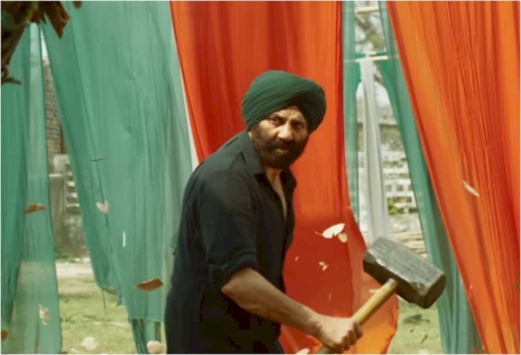 दुनिया भर में तहलका मचाती जवान के सामने बॉक्स ऑफिस पर गदर 2 मजबूती से खड़ी है।