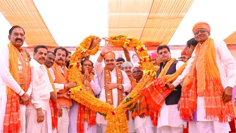 भाजपा प्रदेश अध्यक्ष मदन राठौड़ और सीएम भजनलाल शर्मा ने चौरासी तथा सलूंबर में भाजपा प्रत्याशी के समर्थन में जनसभा को किया संबोधित, कहा भाजपा सरकार ने आदिवासी बहनों-भाइयों के विकास को दी प्राथमिकता